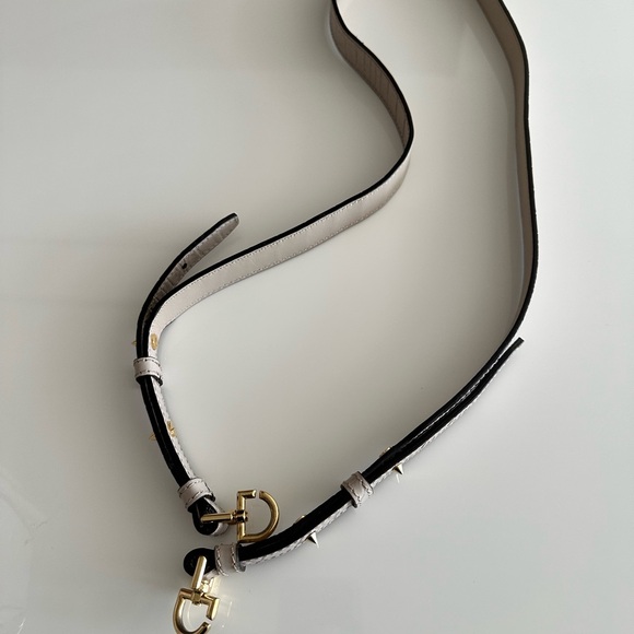 Givenchy Beige Croc-Embossed Bag - Picture 4 of 8